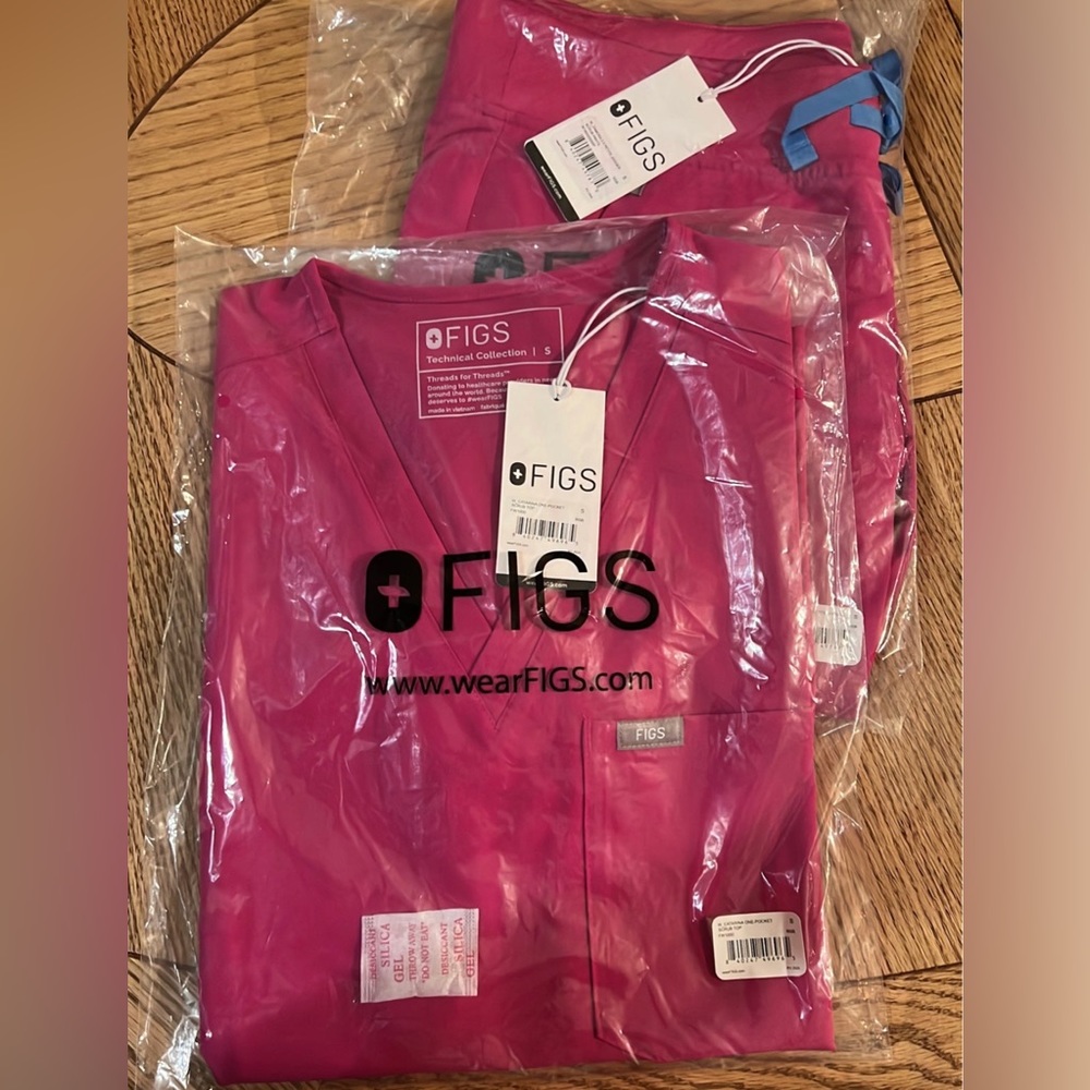 NWT figs scrub set size small petite